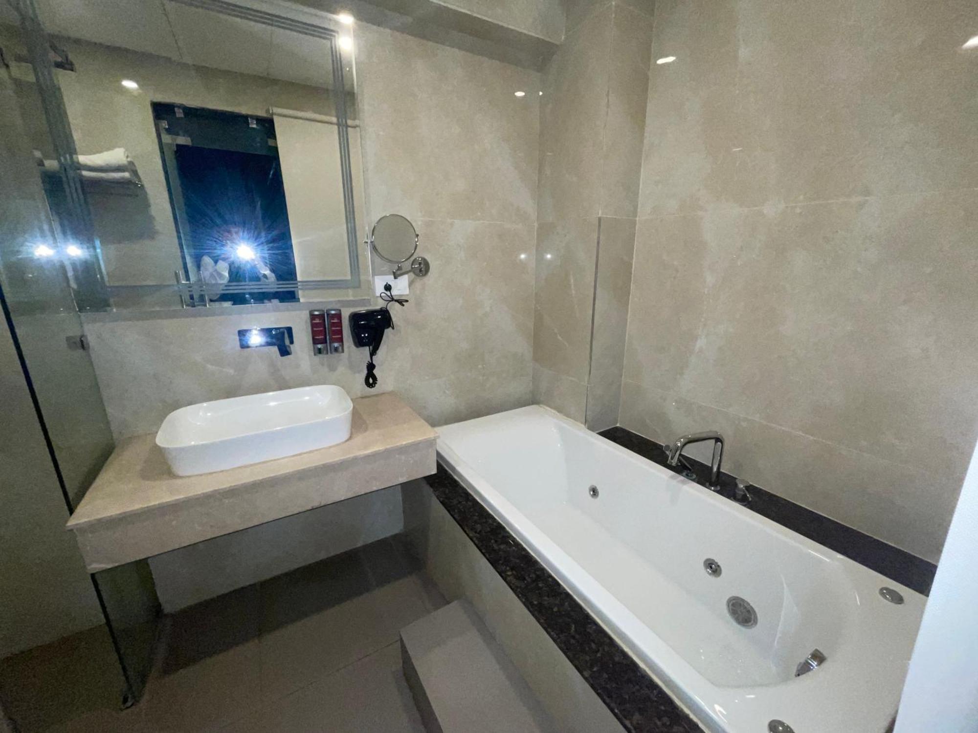 Pride Hotel And Resort Rishikesh Bagian luar foto